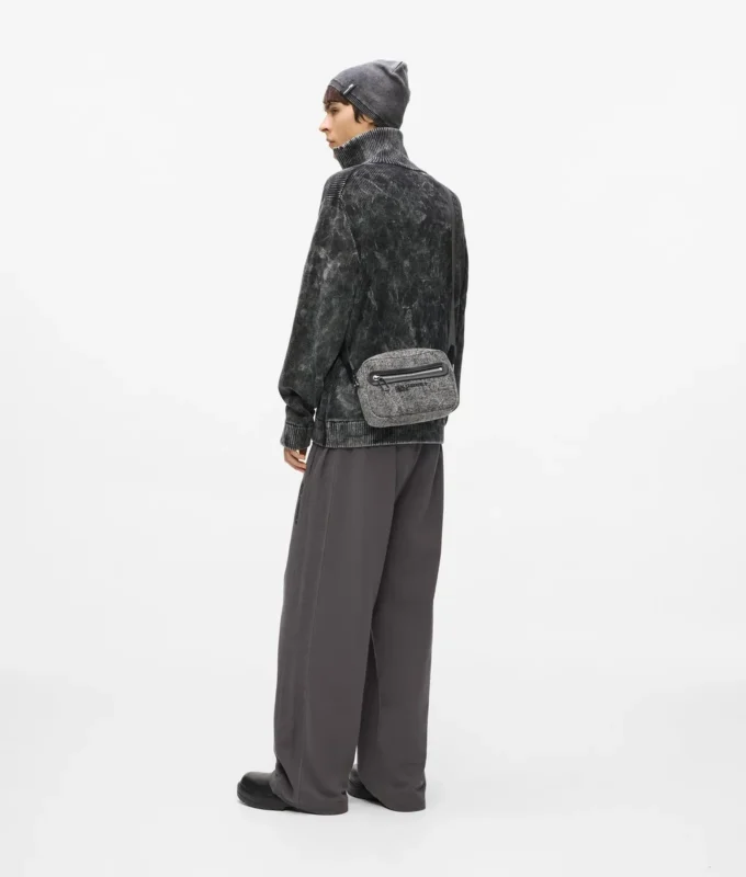 Vaskede denim crossbody taske