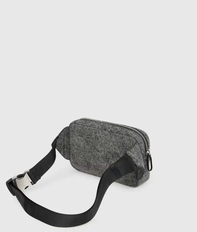 Vasket denim bæltetaske