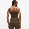 Vest med firkantet halsudskæring
